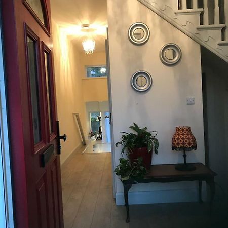 Newcastle Guest House 戈尔韦 外观 照片