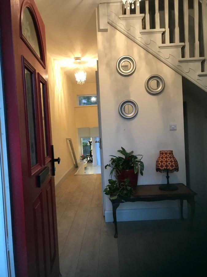 Newcastle Guest House 戈尔韦 外观 照片
