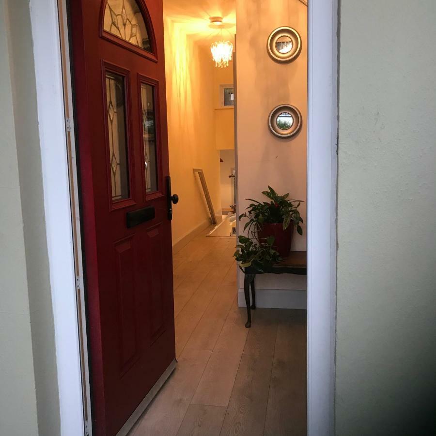 Newcastle Guest House 戈尔韦 外观 照片